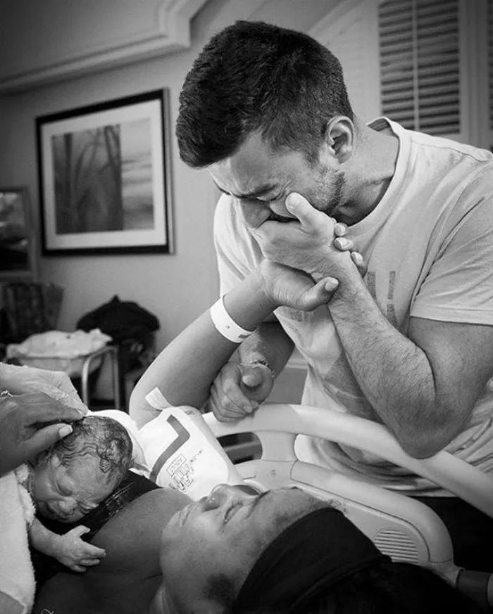 100 Powerful Photos Of Dads In The Delivery Room To Celebrate Father's Day