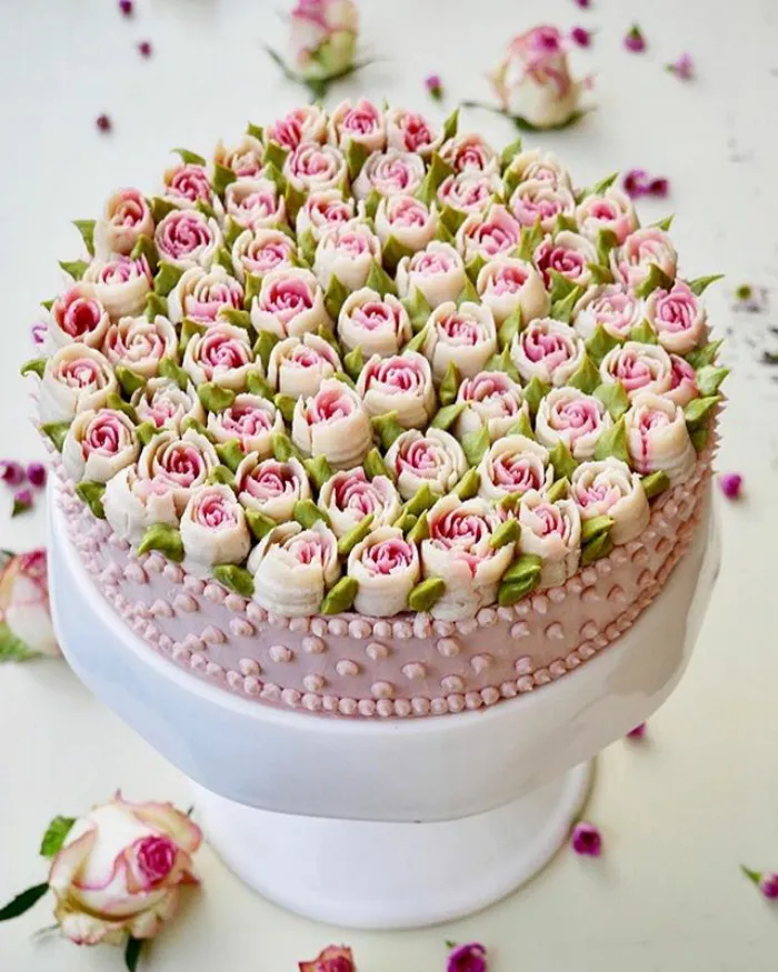 This German Confectioner Makes The Most Beautiful Raw Vegan Cakes Ever