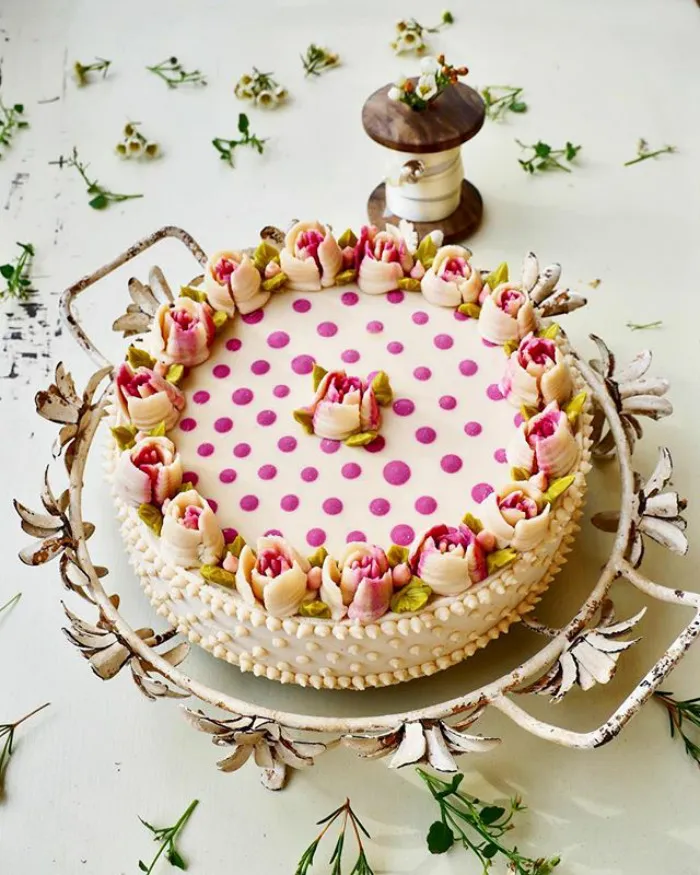 This German Confectioner Makes The Most Beautiful Raw Vegan Cakes Ever