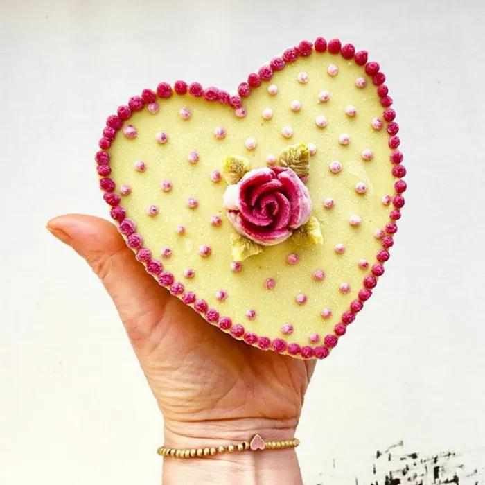This German Confectioner Makes The Most Beautiful Raw Vegan Cakes Ever