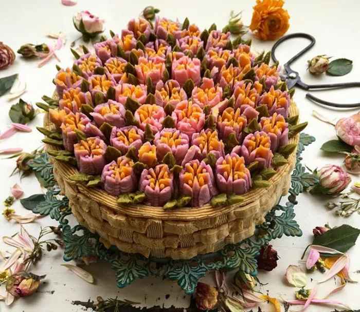 This German Confectioner Makes The Most Beautiful Raw Vegan Cakes Ever