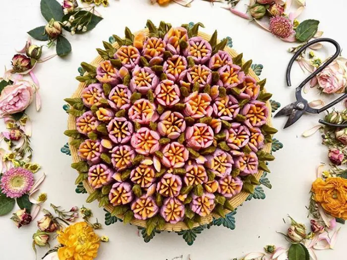 This German Confectioner Makes The Most Beautiful Raw Vegan Cakes Ever