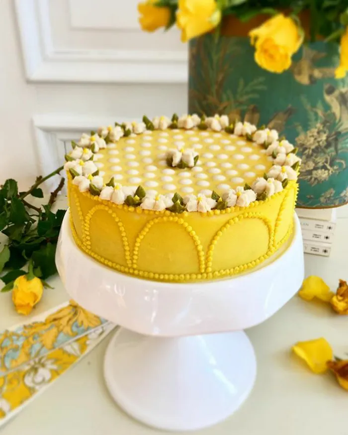 This German Confectioner Makes The Most Beautiful Raw Vegan Cakes Ever