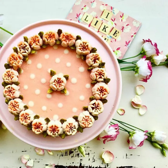 This German Confectioner Makes The Most Beautiful Raw Vegan Cakes Ever