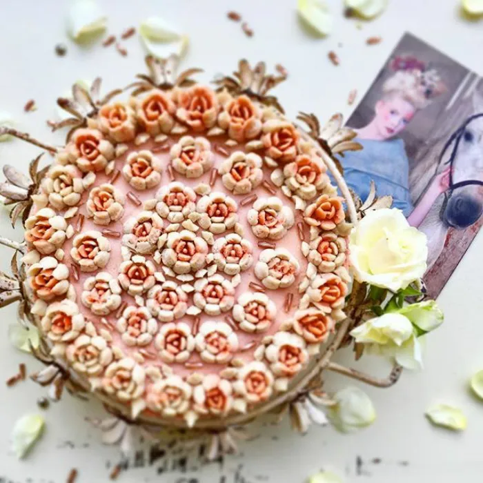 This German Confectioner Makes The Most Beautiful Raw Vegan Cakes Ever