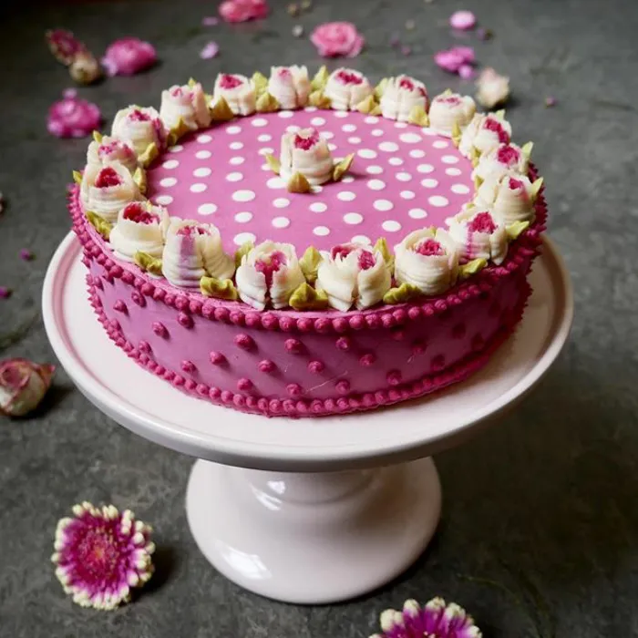 This German Confectioner Makes The Most Beautiful Raw Vegan Cakes Ever