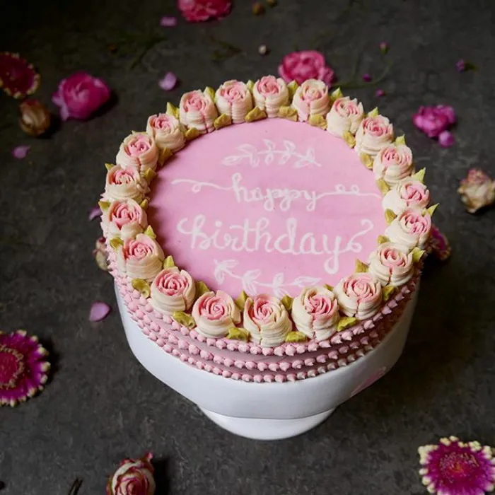 This German Confectioner Makes The Most Beautiful Raw Vegan Cakes Ever