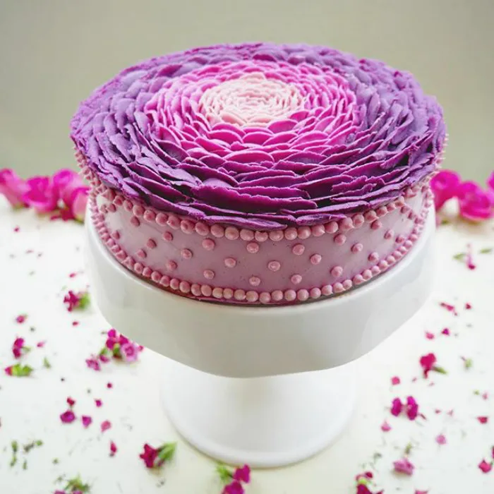 This German Confectioner Makes The Most Beautiful Raw Vegan Cakes Ever