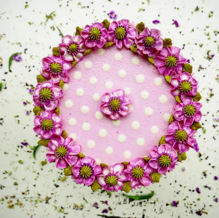 This German Confectioner Makes The Most Beautiful Raw Vegan Cakes Ever