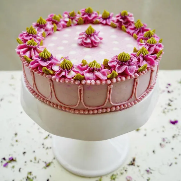 This German Confectioner Makes The Most Beautiful Raw Vegan Cakes Ever