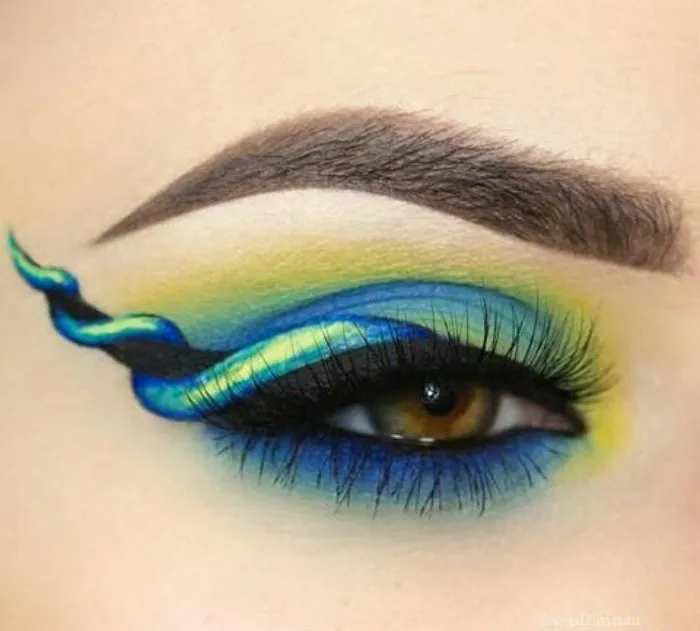 Unicorn Eyeliner Is A Thing Now And It Looks Extra Magical