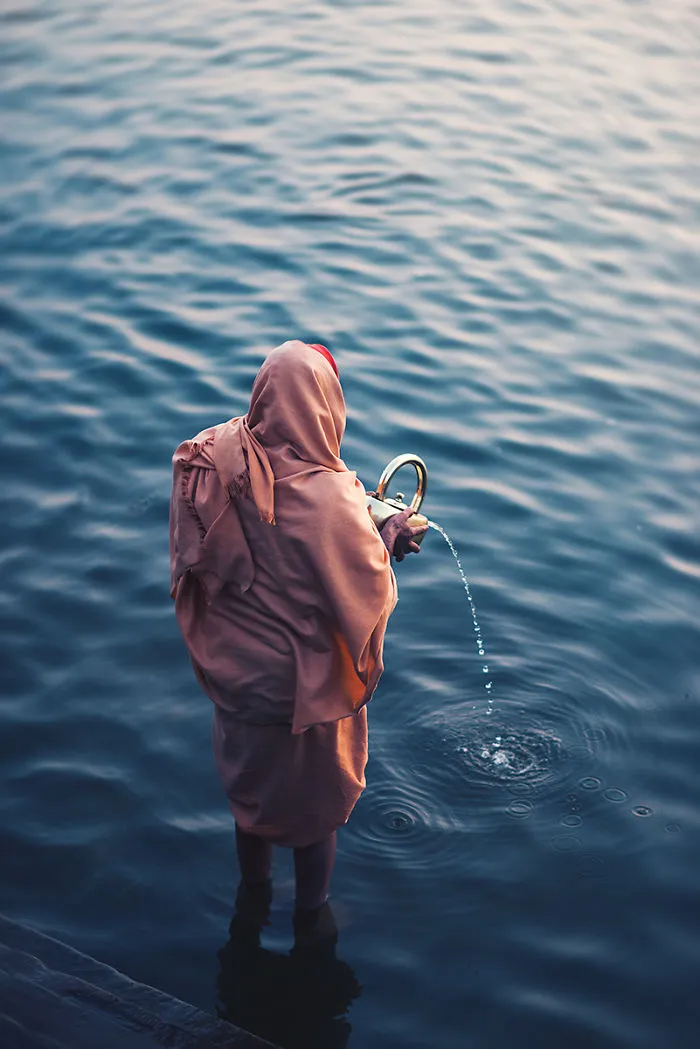 I Traveled To World's One Of The Oldest City To Photograph Its People And Spiritual Atmosphere