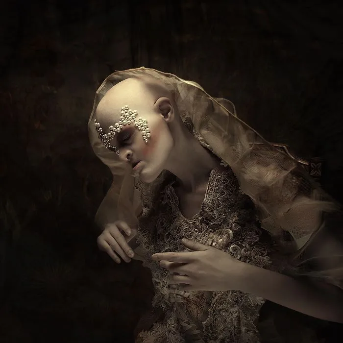 Meet Melanie Gaydos, 28-Year-Old Model With A Rare Genetic Disorder Who Broke All Fashion Stereotypes