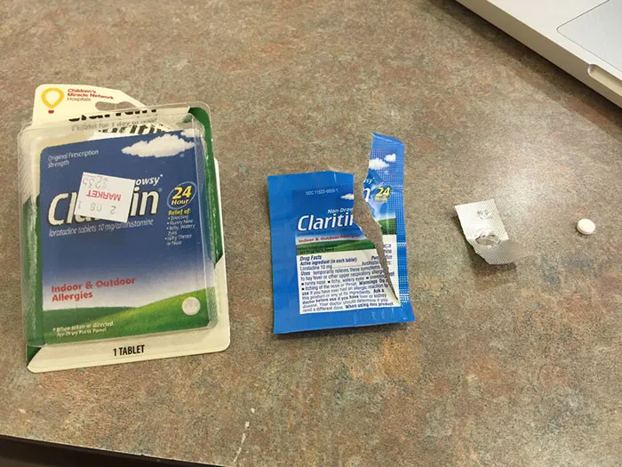 Todo el empaquetado que hay que abrir para sacar una pastillita