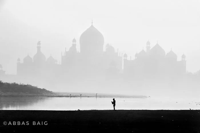 Tajmahal In Mist
