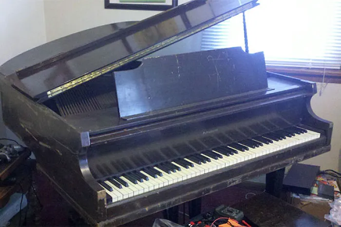 Piano Schumann de 1939, por 57,77$ Unos ajustes y funciona