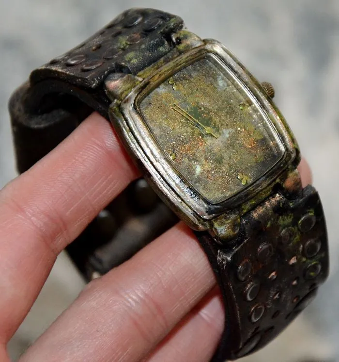 25 Frightening Leather Watches, Iphone Covers And Other Handmade Accessories You’ll Be Marveled With