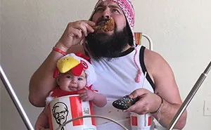 Dad Takes Hilarious Pics With His Baby Girl In Costumes And They're Just Too Adorable