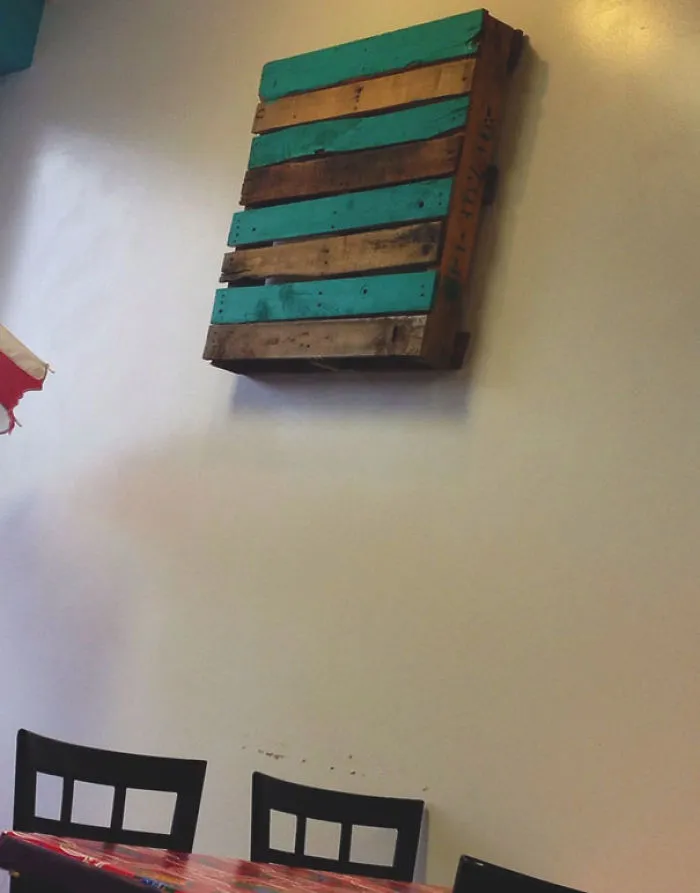 Increible arte moderno en un restaurante mexicano