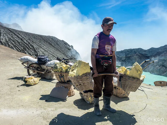 6 Hours In Hell On Earth: Kawah Ijen Volcano