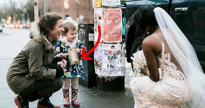 Girl Mistakes Bride For Real-Life Princess From Book She's Holding, And Her Reaction Melts Everyone's Hearts