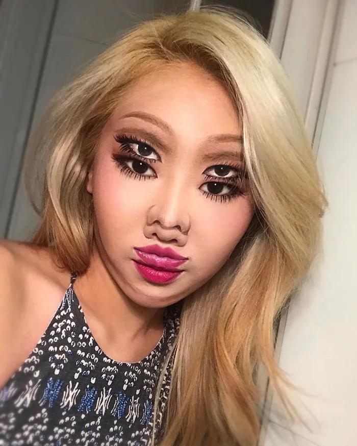 What This Artist Does To Her Face Will Seriously Mess With Your Mind