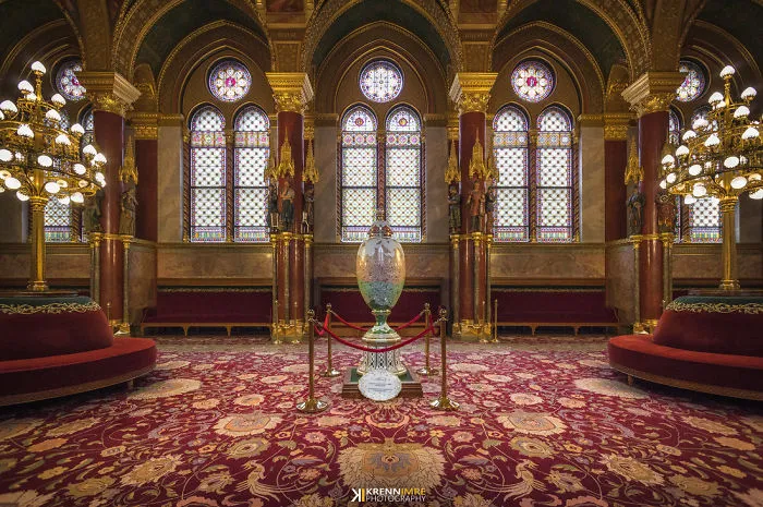 The Giant Herendi Vase