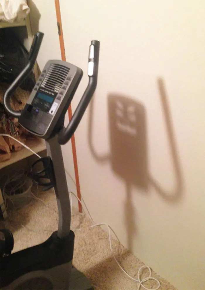 Sombra que parece un monstruo