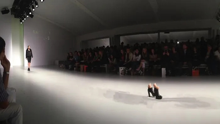 Intento de panorámica en la pasarela de moda