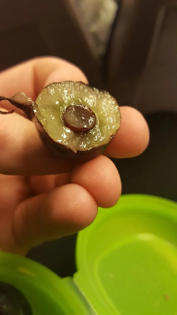 Uva con miniuva dentro