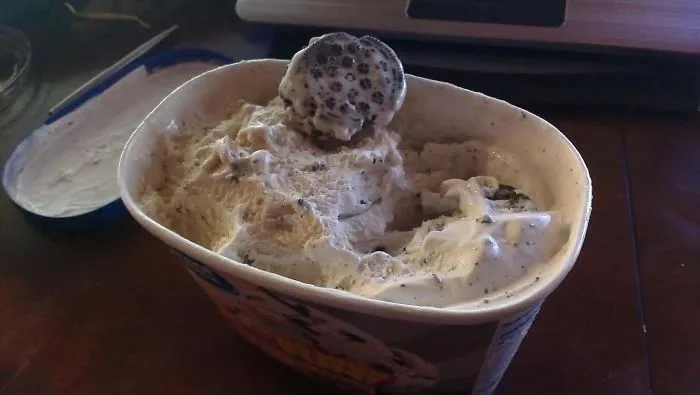 Galleta entera que venía con el helado