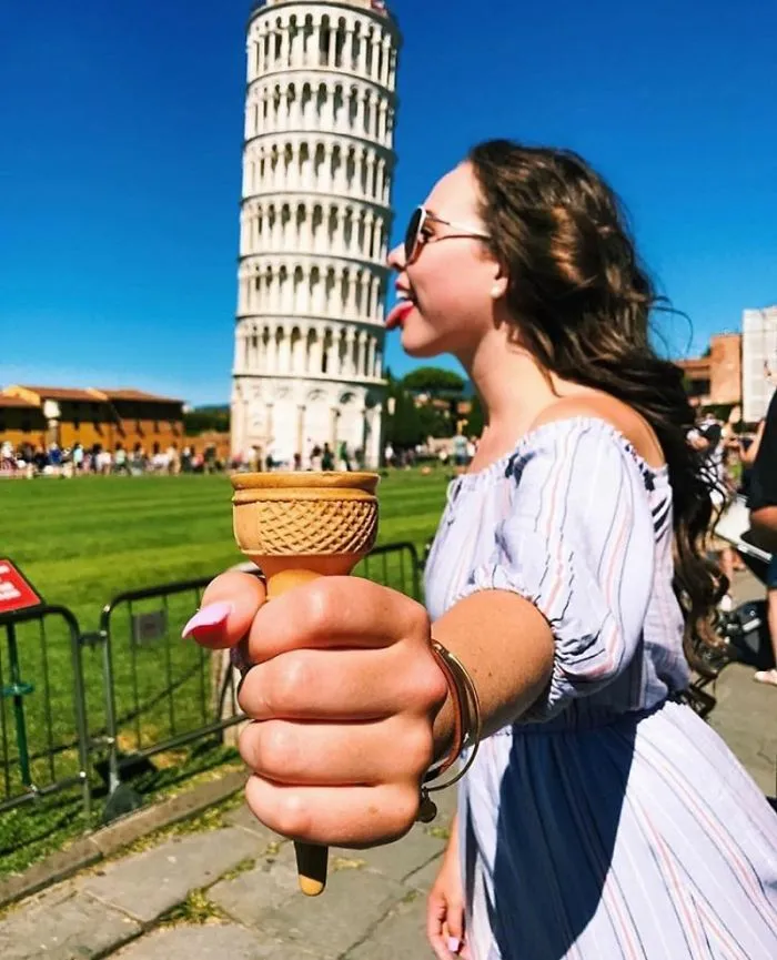 Quien dijera que es aburrido posar con la torre inclinada de Pisa no ha visto estas divertidas fotos