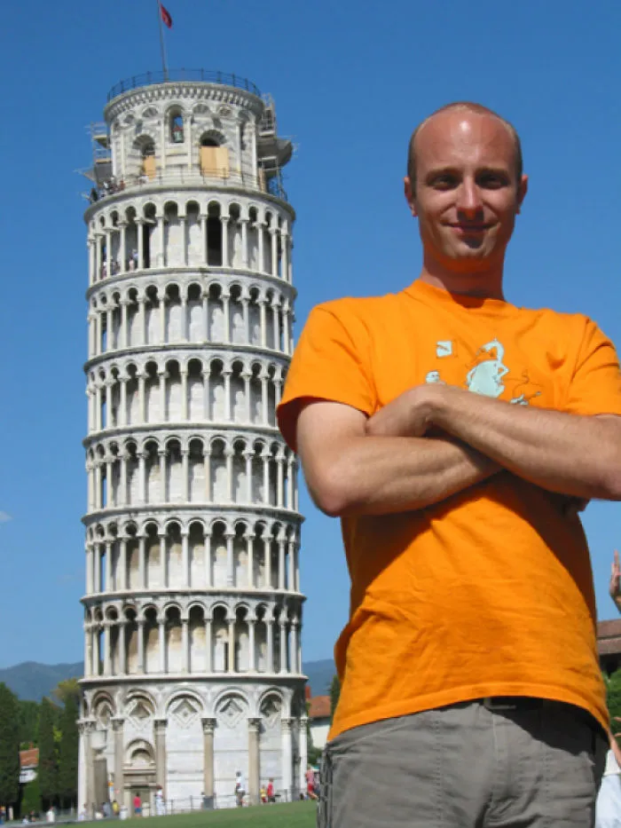 Quien dijera que es aburrido posar con la torre inclinada de Pisa no ha visto estas divertidas fotos