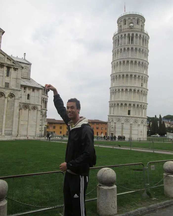 Quien dijera que es aburrido posar con la torre inclinada de Pisa no ha visto estas divertidas fotos