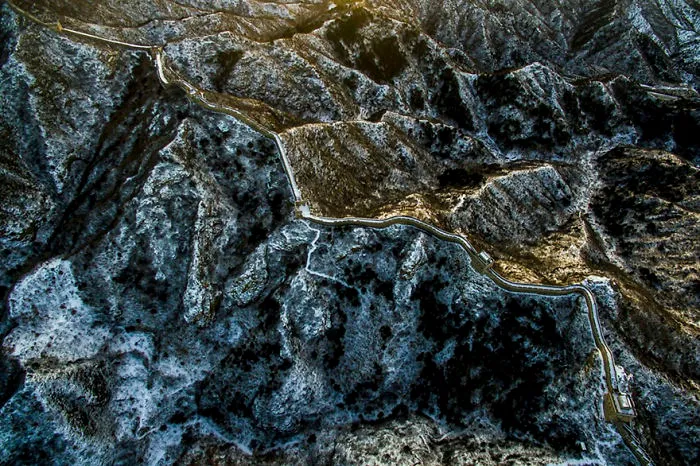 Gran Muralla cubierta de nieve al atardecer, China (Naturaleza, finalista)