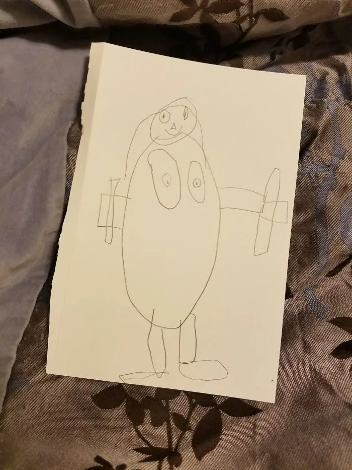 Mi hija dice que es una camiseta con ojos