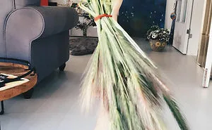 Mom "Dresses" Her Daughter In Food And Flowers Using Forced Perspective, Becomes Internet Star