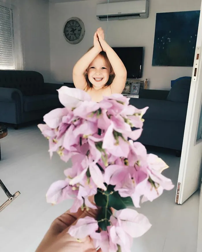 Mom "Dresses" Her Daughter In Food And Flowers Using Forced Perspective, Becomes Internet Star