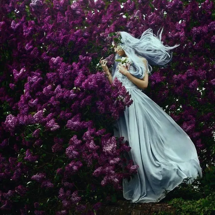 This Photographer Photographs Women Like No One Else, And The Result Is Straight From A Fairy Tale 