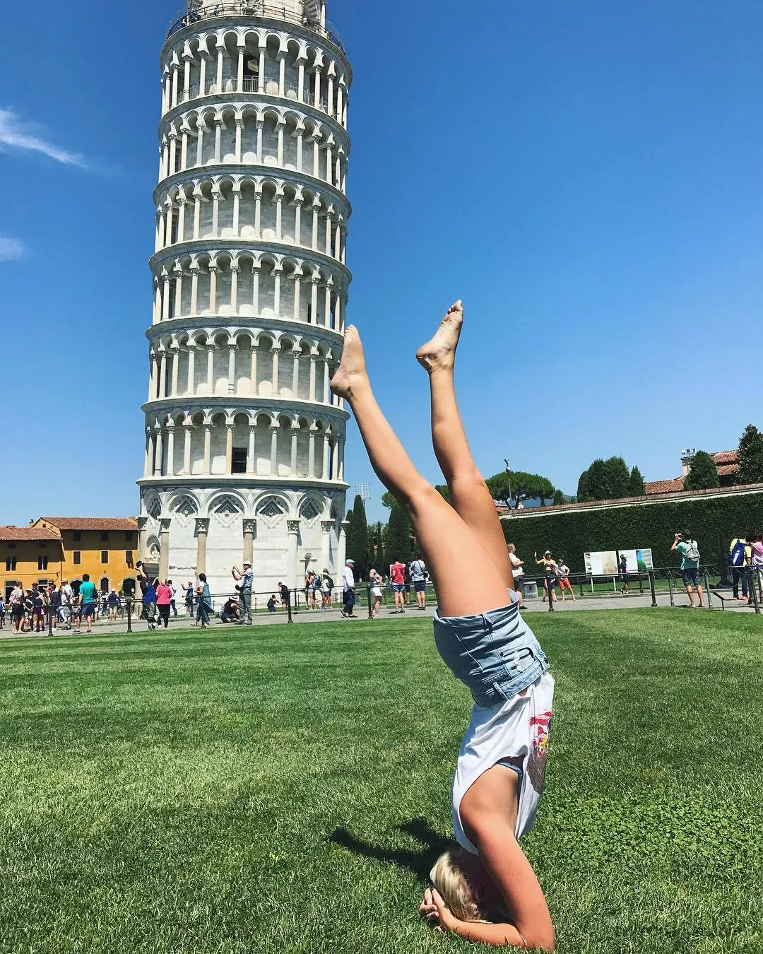 Quien dijera que es aburrido posar con la torre inclinada de Pisa no ha visto estas divertidas fotos