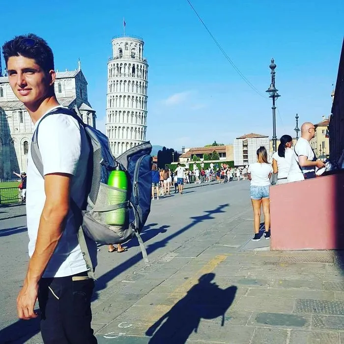 Quien dijera que es aburrido posar con la torre inclinada de Pisa no ha visto estas divertidas fotos