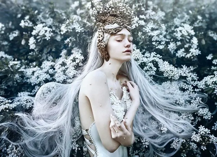 This Photographer Photographs Women Like No One Else, And The Result Is Straight From A Fairy Tale 