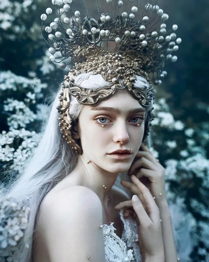 This Photographer Photographs Women Like No One Else, And The Result Is Straight From A Fairy Tale 