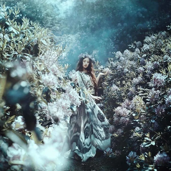 This Photographer Photographs Women Like No One Else, And The Result Is Straight From A Fairy Tale 