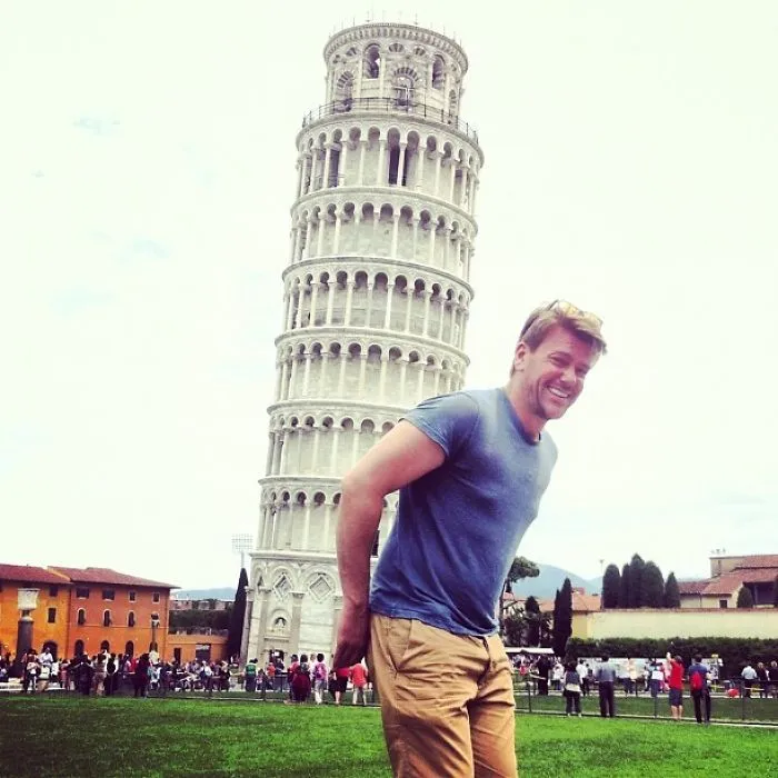 Quien dijera que es aburrido posar con la torre inclinada de Pisa no ha visto estas divertidas fotos