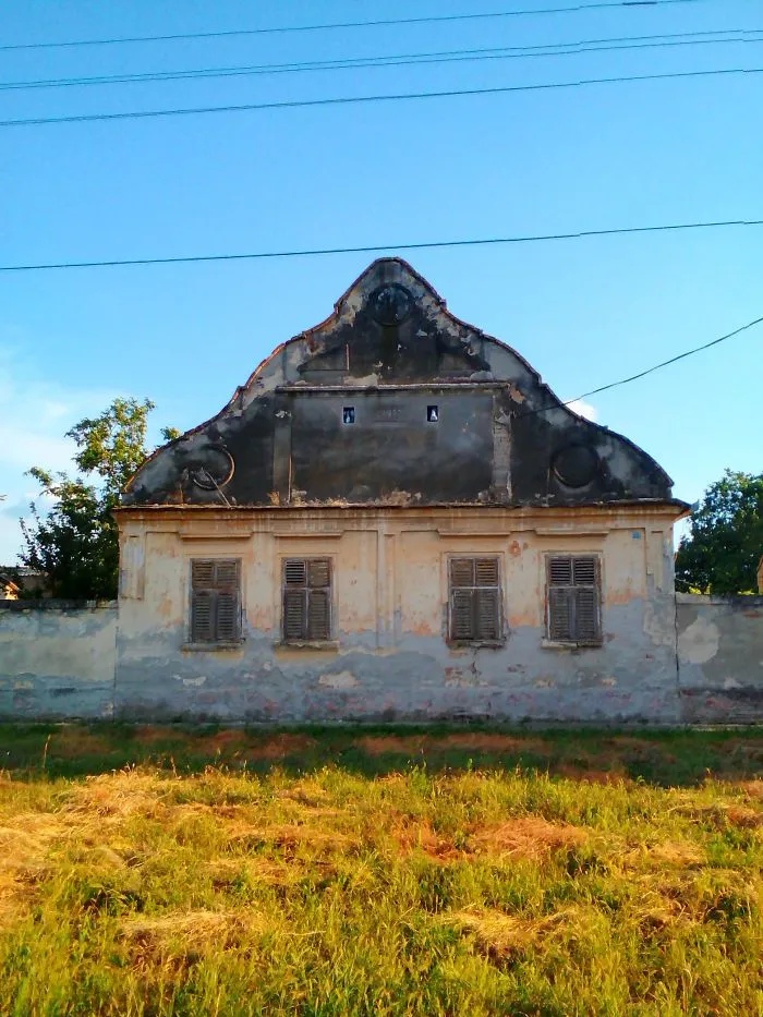 I Photograph Old Houses At My Countryside, To Capture Their Charm And Tranquility Of The Old Banat