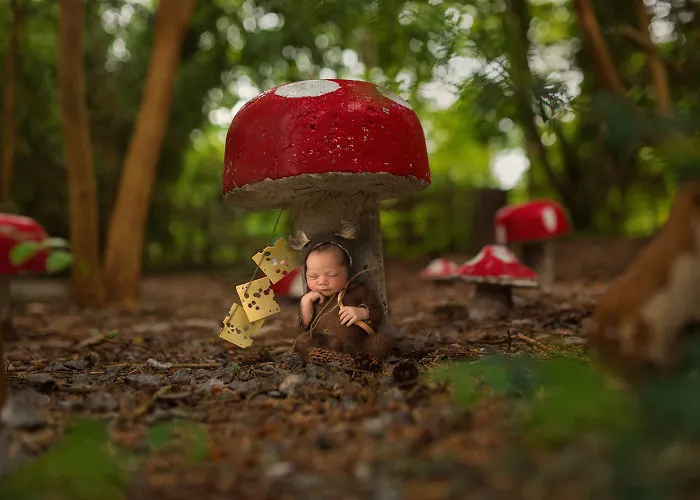 I Create Magical Settings For Newborn Pictures Using Photoshop