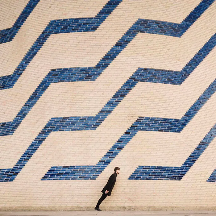 Adorable Duo Travels The World To Play With Architecture, And Their Pics Will Give You An Eyegasm