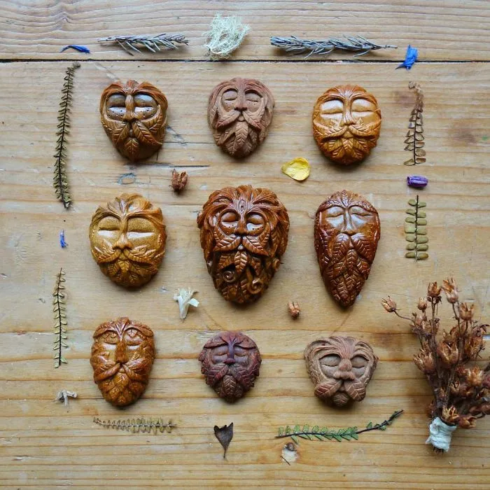 Casi todo el mundo tira el hueso de los aguacates, esta artista los talla en forma de criaturas mágicas