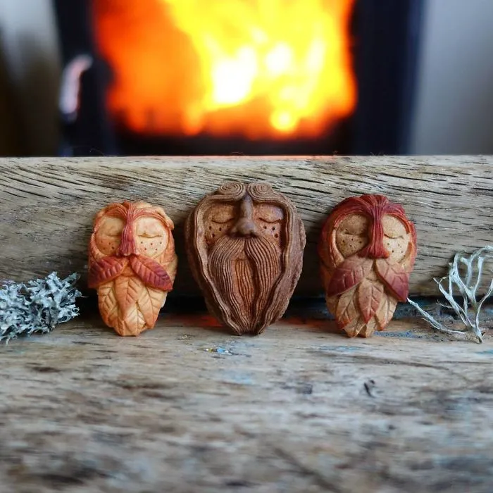 Casi todo el mundo tira el hueso de los aguacates, esta artista los talla en forma de criaturas mágicas